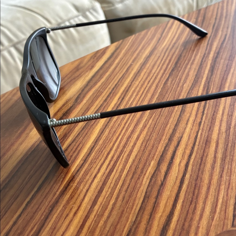 Giorgio Armani classic unisex Black Sunglasses 🕶️ - Picture 3 of 6